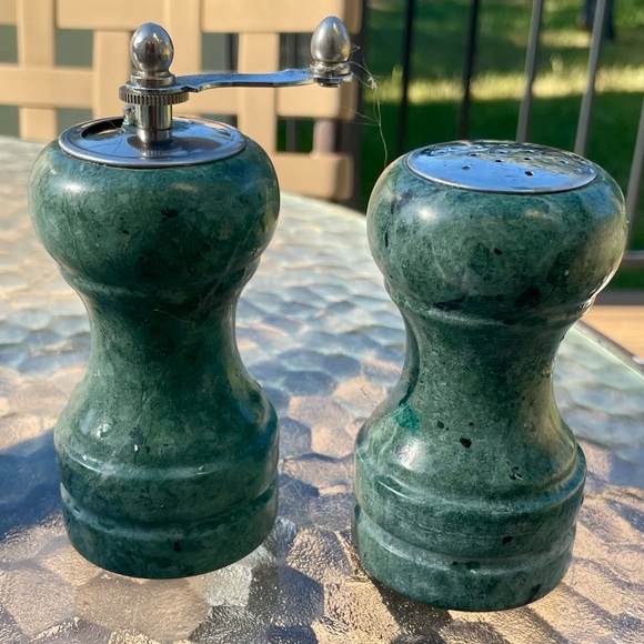 Solid Marble Salt and Pepper Grinder set - Picture 7 of 8